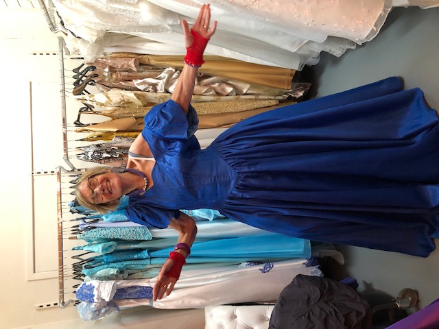 Lady van Werfstein in een schitterende koningsblauwe jurk