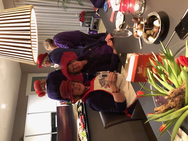 Vicequeen Grace of Red Hats en Lady van Werfstein aan tafel