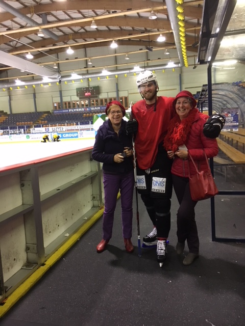 Coos en Sylvia met 'onze' ijshockeyer Lars den Edel